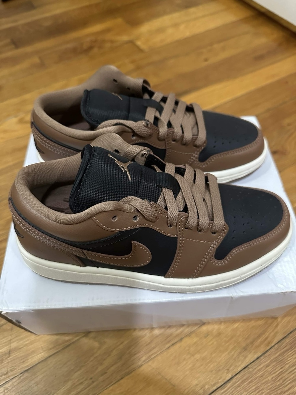 *New* Jordan 1 Low Women Black Brown (DC0774-021) Size 5W *Damaged Original Box*